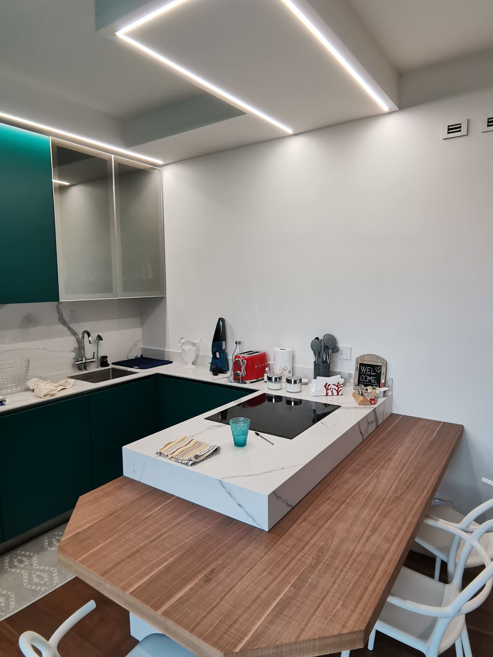 Cucina in laccato verde e noce canaletto — 4